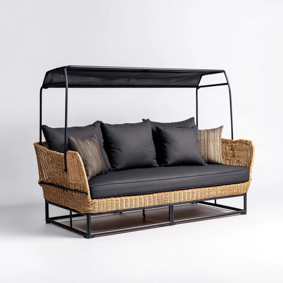 Canapé de jardin 3 places avec toit noir en rotin PE et acier 200 x 85 x 190 cm